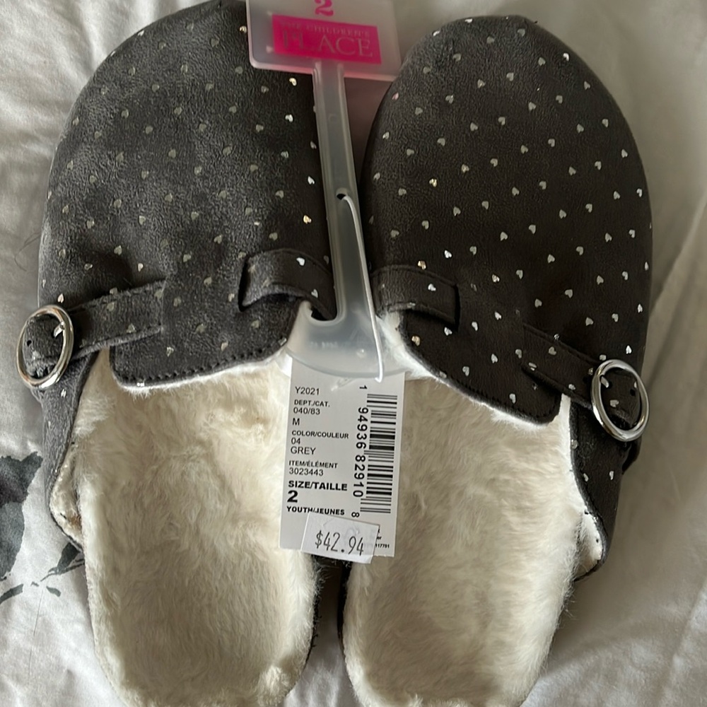 Girls slipper